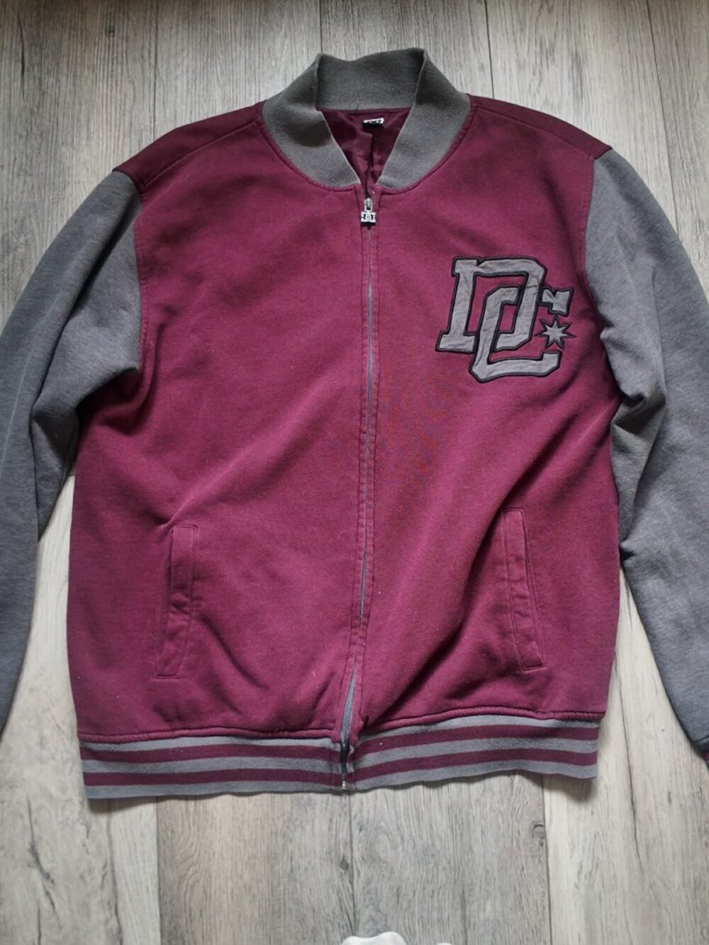 DC Shoes Varsity Bomber Jacket Full Zip Burgundy and Grey Men's Size Large (L)